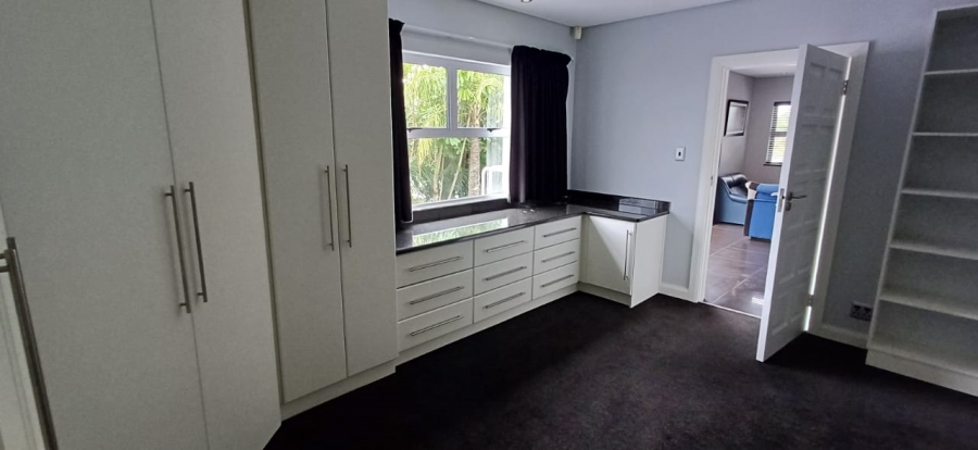 5 Bedroom Property for Sale in Nahoon Valley Park Eastern Cape